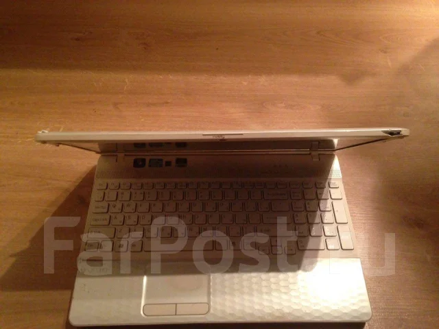 Sony VAIO PCG-71812V. 15.6", 2,3����, ��� 4 ��, ���� 1���, WiFi: 1, Bluetooth: 1, ����������� �� 3��. ����