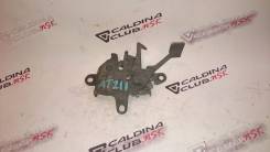 Замок капота. Toyota Caldina, ST215, AT211, ST210, CT216 Двигатели: 7AFE, 3SGTE, 3CTE, 3SGE, 3SFE