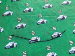 Молдинг лобового стекла. Toyota Highlander, MCU20, MHU28, ACU20, MCU23, MHU23, ACU25, MCU28, MCU25 Toyota Kluger V, MCU20, ACU25, ACU20, MCU25, MHU28...
