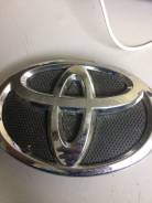 Эмблема решетки. Toyota Camry