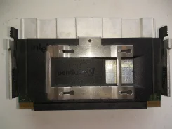 Intel Pentium III ����
