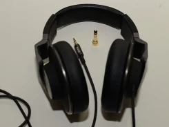 AKG ����