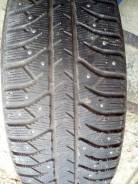 Bridgestone Ice Cruiser 7000. Зимние, шипованные, 2012 год, износ: 20%, 2 шт. Под заказ