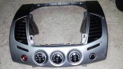 Блок управления климат-контролем. Mitsubishi L200, KB4T Двигатель 4D56