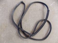 Уплотнитель двери багажника. Toyota Nadia, SXN10H, SXN10