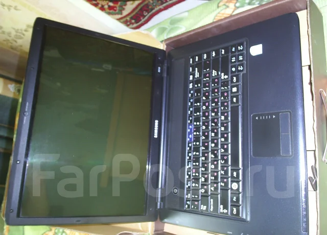 Samsung R510. 15.4", 2����, ��� 2048 ��, ���� 300���, WiFi: 1, Bluetooth: 1, ����������� �� 1��. ����