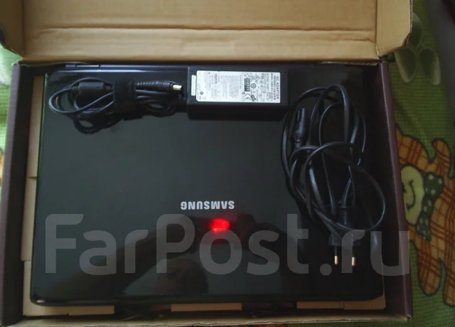 Samsung R510. 15.4", 2����, ��� 2048 ��, ���� 300���, WiFi: 1, Bluetooth: 1, ����������� �� 1��. ����