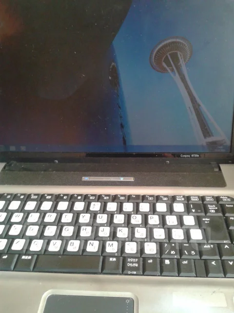 Compaq 6720s. 15.6", 2����, ��� 2048 ��, ���� 75���, WiFi: 1 ����