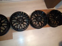 Momo Revenge. 7.0x17", 5x112, ET45, �� 72,3���. ����