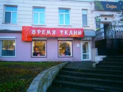 Торговое помещение в центре — 70 кв. м., 1 эт. отд. вход. 70 кв. м., улица Суханова 6, р-н Центр. Дом снаружи