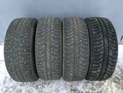 Bridgestone Ice Cruiser 7000. Зимние, шипованные, 2013 год, износ: 20%, 4 шт