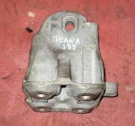 Кронштейн передней опоры Nissan Teana J32. Nissan Teana, J32, PJ32 Двигатели: VQ35DE, VQ25DE