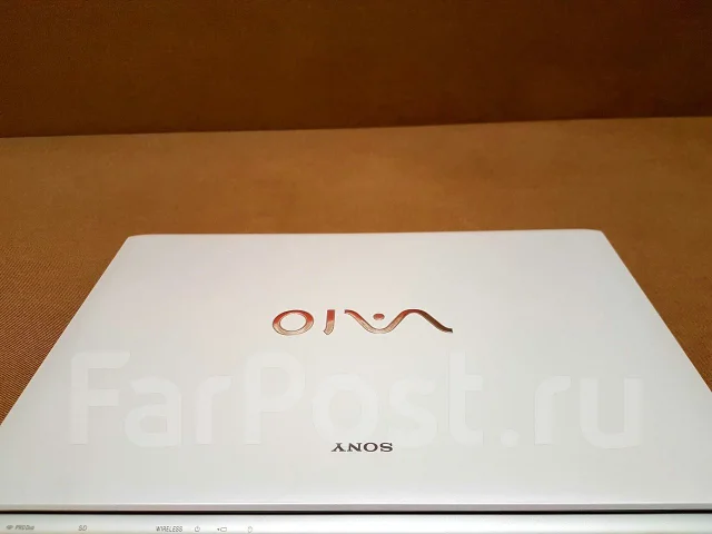 Sony VAIO SVE151J11V. 15.6", 2����, ��� 4 ��, ���� 500���, WiFi: 1, Bluetooth: 1 ����