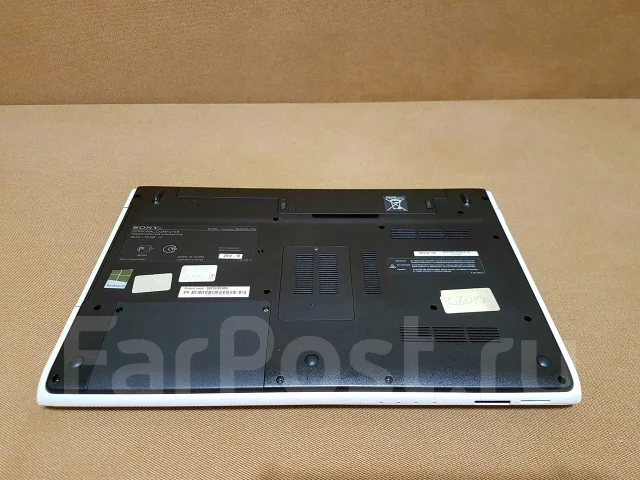 Sony VAIO SVE151J11V. 15.6", 2����, ��� 4 ��, ���� 500���, WiFi: 1, Bluetooth: 1 ����