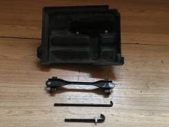 Крепление аккумулятора. Toyota Mark II Wagon Blit, GX110, GX110W, GX115, GX115W, JZX110, JZX110W, JZX115, JZX115W Toyota Verossa, GX110, GX115, JZX110...