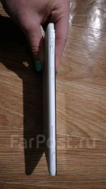Samsung Galaxy Tab 4 ����