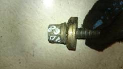 Болт шкива коленвала. Mitsubishi: Mirage, Lancer Cedia, Lancer Evolution, Eterna, Legnum, Galant, Galant Sigma, RVR, Eterna Sava, Grandis, Chariot, Li...