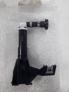 Омыватель фар. Toyota Land Cruiser, VDJ200, GRJ200, URJ200, URJ202, UZJ200 Двигатели: 1VDFTV, 3URFE, 1URFE, 1GRFE, 2UZFE