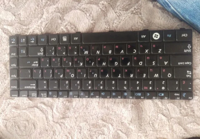 Samsung R520. 15.6", ��� 3072 ��, ���� 320���, WiFi: 1, Bluetooth: 1 ����