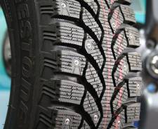 Bridgestone Blizzak Spike-01. Зимние, шипованные, без износа, 4 шт