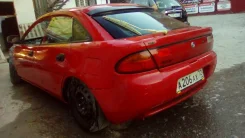 Mazda 323F ����