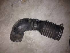 Патрубок воздухозаборника. Toyota Land Cruiser, HDJ81V Двигатели: 1HDT, 1HDFT