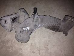 Патрубок воздухозаборника. Toyota Caldina, AZT241, AZT241W Двигатель 1AZFSE