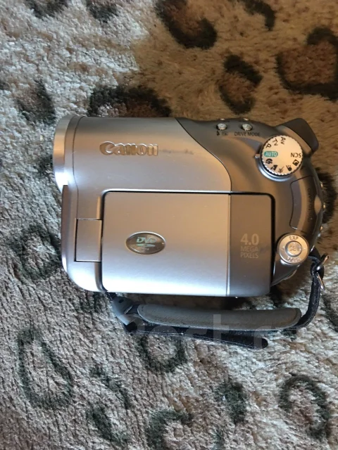 Canon DC40. 4 - 4.9 ��, � ���������� ����