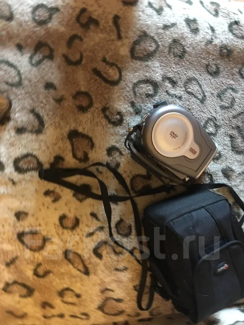 Canon DC40. 4 - 4.9 ��, � ���������� ����