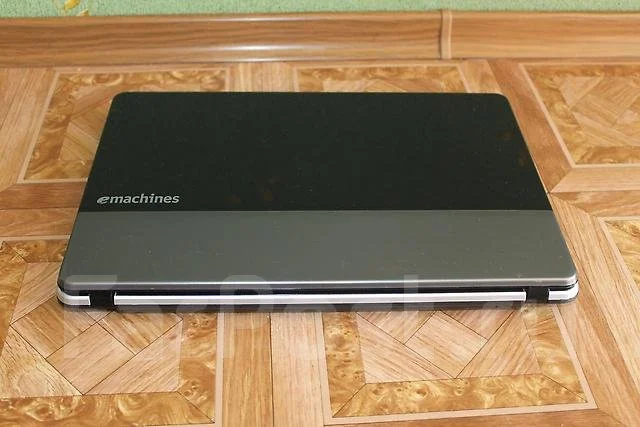 eMachines E440. 15.6", 2,3����, ��� 3072 ��, ���� 160���, WiFi: 1, ����������� �� 3��. ����
