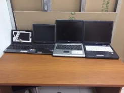 Samsung R70. 15.6", 3����, ��� 8 ��, ���� 250���, WiFi: 1, ����������� �� 1��. ����