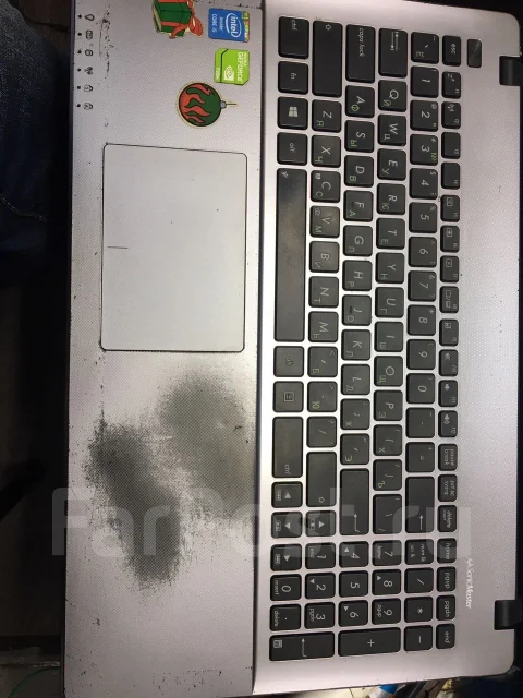 Asus X550L. 15.6", ��� 8 ��, ���� 750���, WiFi: 1, Bluetooth: 1, ����������� �� 3��. ����