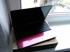 Asus Eee PC 1215P. 12", 1,0����, ��� 2048 ��, ���� 320���, WiFi, Bluetooth, ����������� �� 5��.