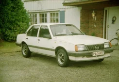 Opel Ascona ����