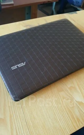 Asus Eee PC 1008P. 10.1", 1,7����, ��� 2048 ��, ���� 250���, WiFi: 1, Bluetooth: 1, ����������� �� 6��. ����