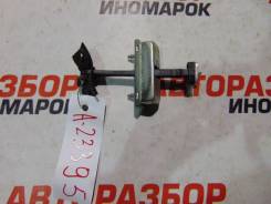 Ограничитель двери Land Rover Discovery 4