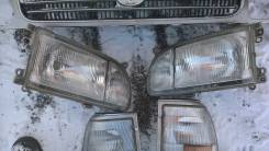Фара. Toyota Hiace
