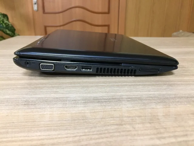 Asus Eee PC 1215B. 12", 1 600����, ��� 4 ��, ���� 120���, WiFi: 1, Bluetooth: 1, ����������� �� 6��. ����