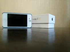 Apple iPhone 4s 8Gb. �/�