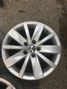 Накладка на колесный диск. Volkswagen Passat