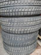 Bridgestone Blizzak Revo2. Зимние, без шипов, износ: 5%, 4 шт