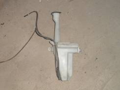 Бачок стеклоомывателя. Toyota Nadia, ACN15, SXN15, ACN10, SXN10 Toyota Ipsum Toyota Gaia, CXM10, ACM10, ACM15, SXM15 Двигатели: 3SFSE, 3SFE, 1AZFSE, 3...