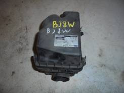 Корпус воздушного фильтра. Mazda Familia S-Wagon, BJ5W, BJFW, BJ8W Mazda Familia, BJ5P, YR46U15, ZR16U65, BJFW, YR46U35, ZR16U85, ZR16UX5, BJFP, BJEP...