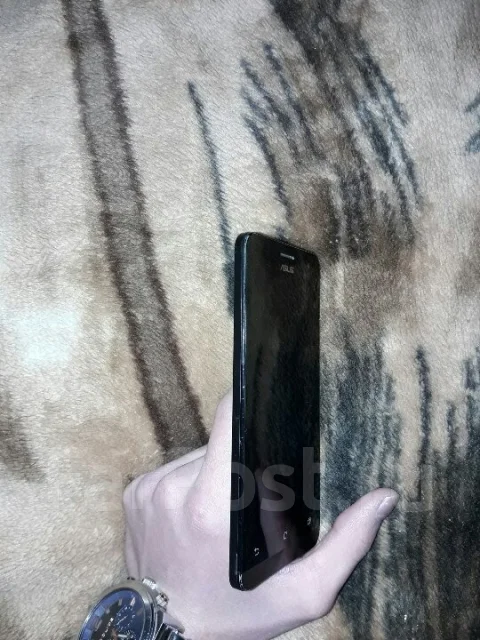 Asus ZenFone 5. �/� ����