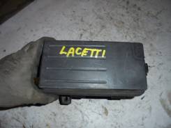 Блок предохранителей под капот. Chevrolet Lacetti, J200