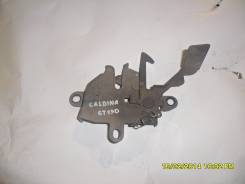 Замок капота. Toyota Caldina, CT199, CT197, CT198, CT196, CT190G, ET196V, CT190, ET196, CT197V, CT196V, CT199V, CT198V