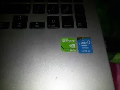 Asus K551LN. 15.6", 1,6����, ��� 6 ��, ���� 300���, WiFi, Bluetooth, ����������� �� 6��. ����