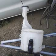 Бачок стеклоомывателя. Toyota XA, NCP61 Toyota ist, NCP65, NCP61, NCP60 Двигатели: 1NZFE, 2NZFE