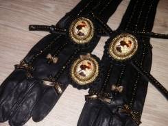 Перчатки.