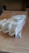 Бачок стеклоомывателя. Mitsubishi Pajero, H67W, H76W, H77W Mitsubishi Pajero iO, H62W, H67W, H72W, H76W, H77W Mitsubishi Montero, H67W, H76W, H77W Дви...